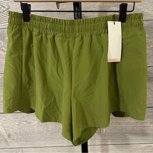 NWT 🎉 CALIA by Carrie Underwood Mid Rise Infinity Run Short